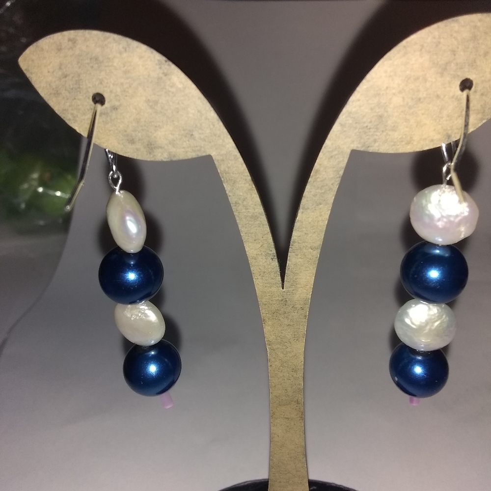 💗VIBRANT!/GENUINE PEARLS &BLUE BEAD EARRINGS 💕